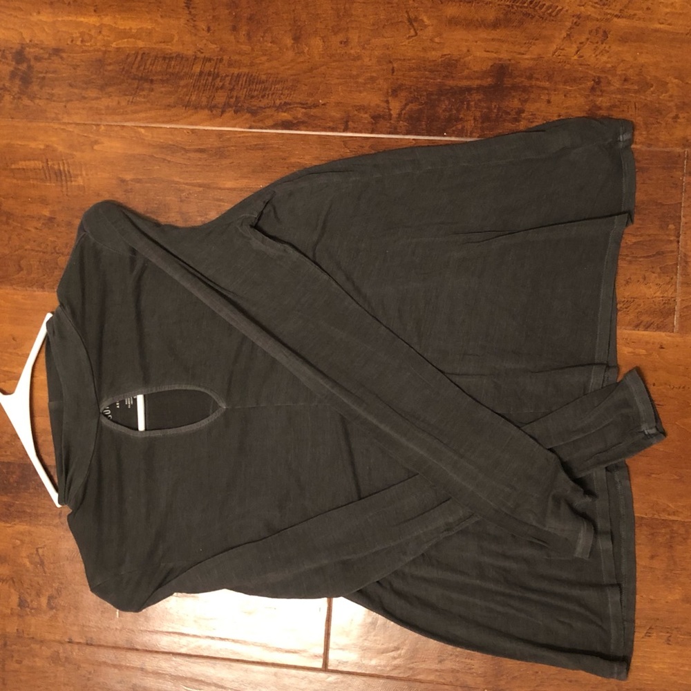 Key-hole American Eagle shirt